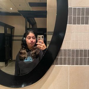 Meet your Posher, Eva